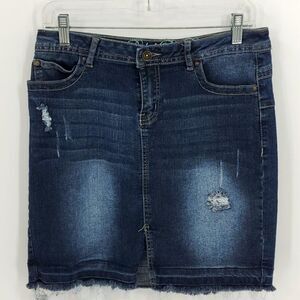 Denim skirt.  Size 9 junior by Rebel by Right. Raw‎ hem. Good used condition.